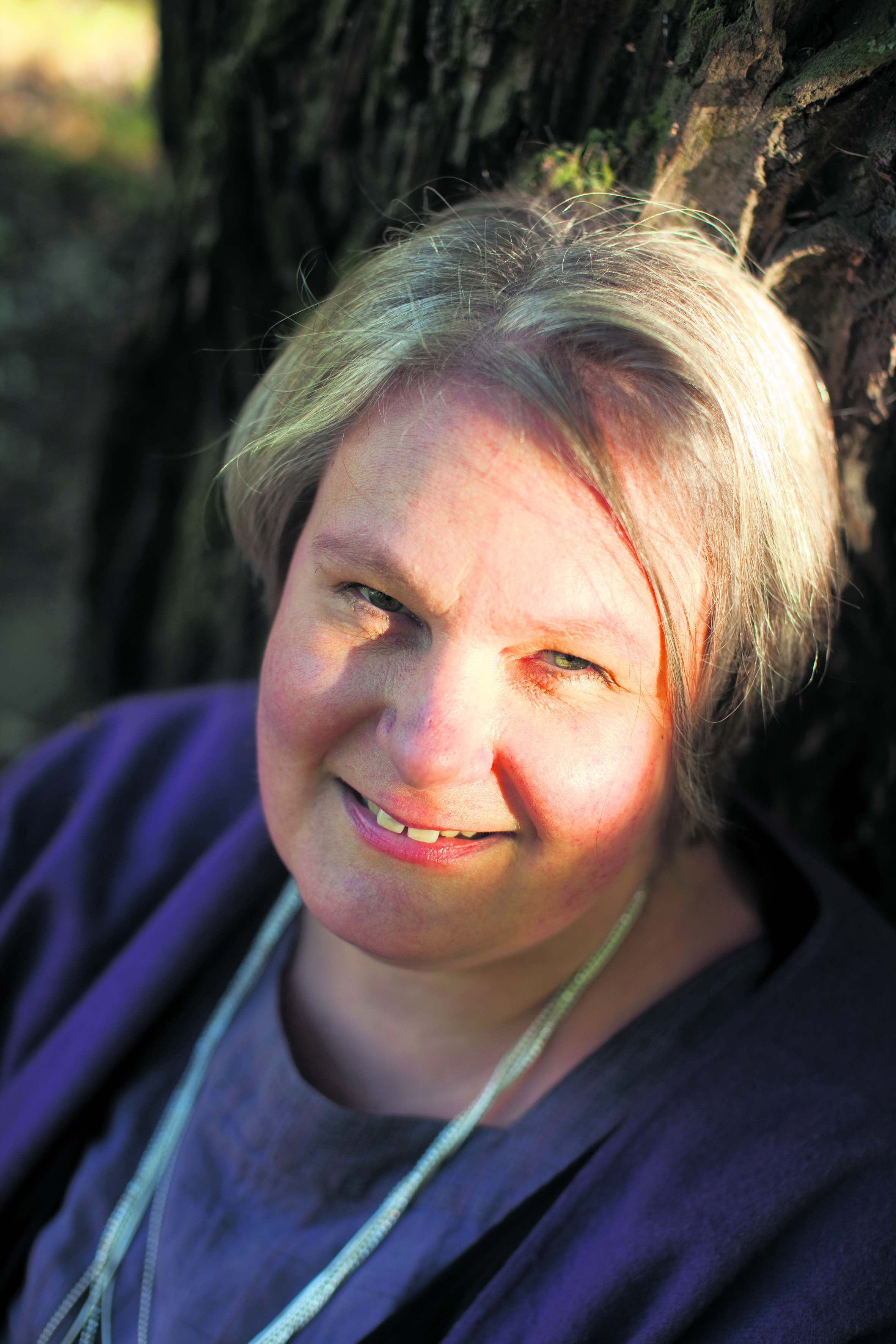 Oululaissyntyinen Johanna Hulkko on kirjoittanut ammatikseen vuodesta 2009 lähtien.