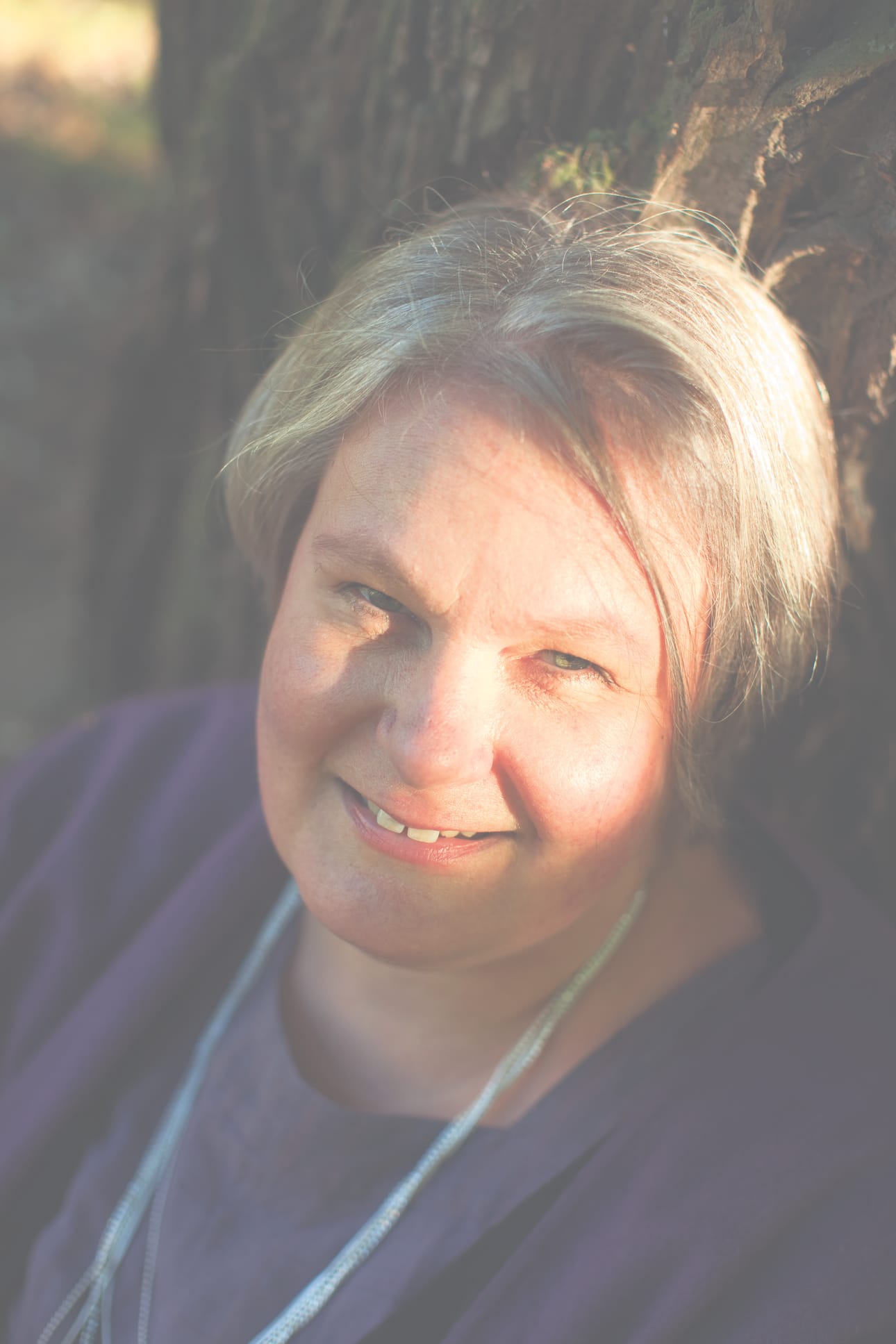 Oululaissyntyinen Johanna Hulkko on kirjoittanut ammatikseen vuodesta 2009 lähtien.