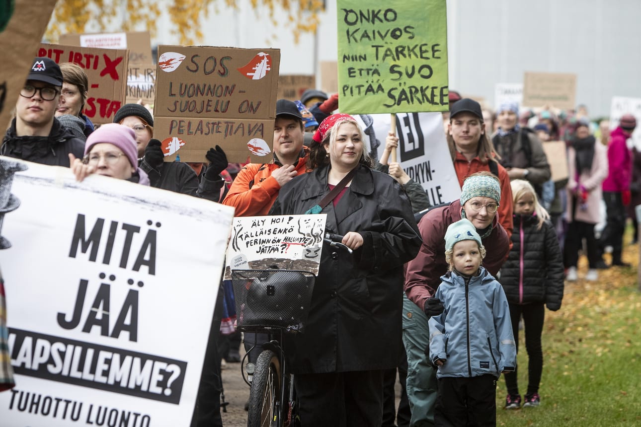Rovaniemellä Viiankiaavan puolesta marssi 300 ihmistä.