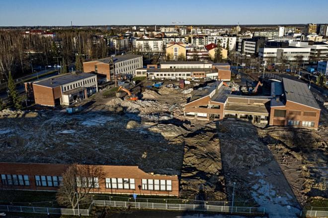Sedun Kirkkokadun toimipistettä puretaan. Uusi rakennus pitäisi saada käyttöön syksyllä 2023. KUVA: KARI LÖFHJELM