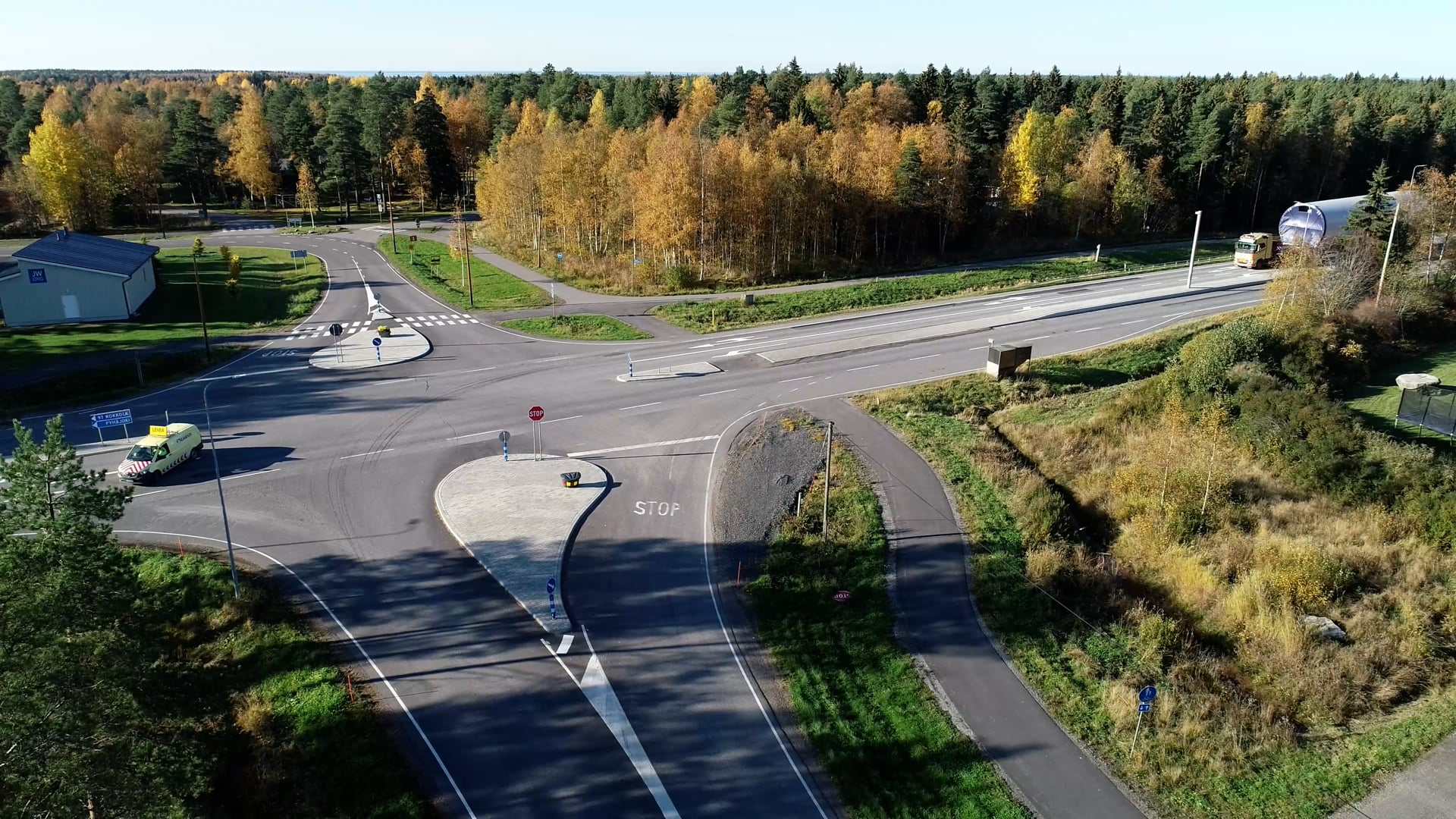 Tuulimyllyjen kuljetus Raahen satamasta Polusjärvelle.
