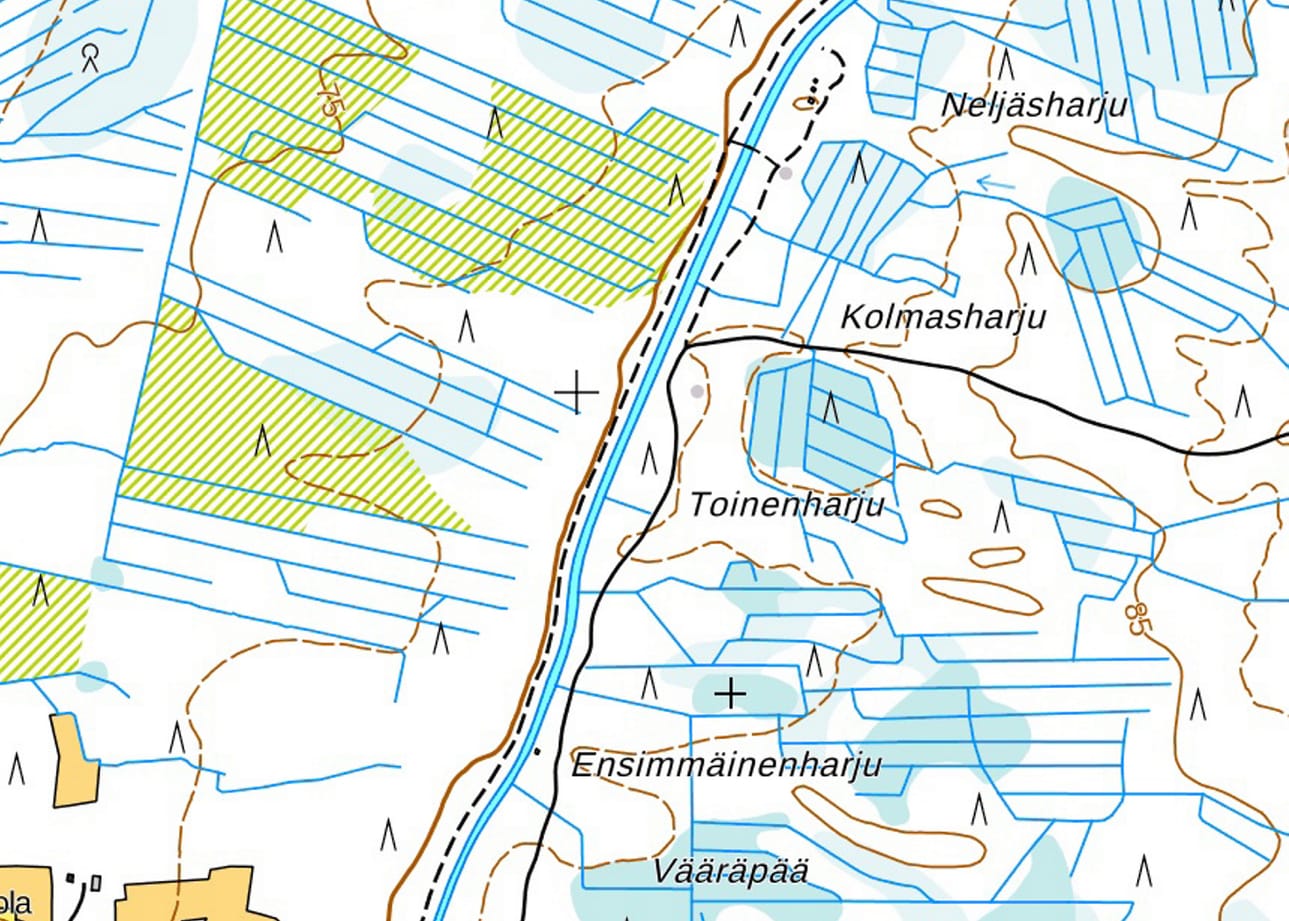 Koskimäen harjuja nimetessä ei ole liikoja käytetty mielikuvitusta. Kuvan keskellä virtaa Kivi- ja Levalammen täyttökanava.