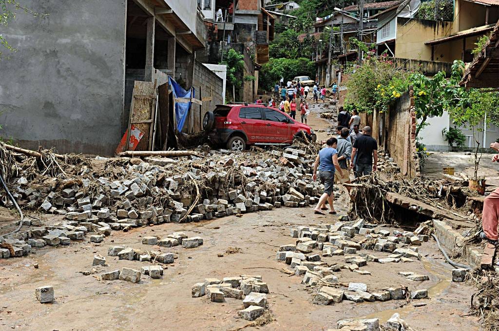 Tulvat ja maanvyöryt tappaneet ainakin 170 Brasiliassa