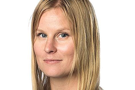Espanjan poliisi valvoi Katalonian itsenäisyysäänestystä 1. lokakuuta. Paikoin otteet kovenivat väkivaltaisiksi. KUVA: Silja Viitala