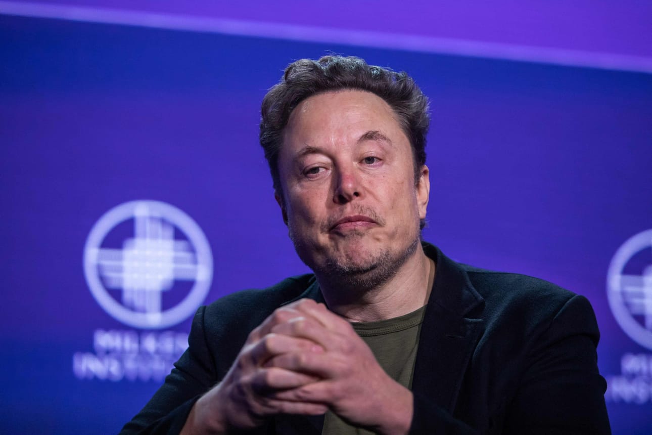 Elon Muskin mukaan salamurhayrityksiä koskevassa viestissä oli kyse vitsistä. LEHTIKUVA/AFP
