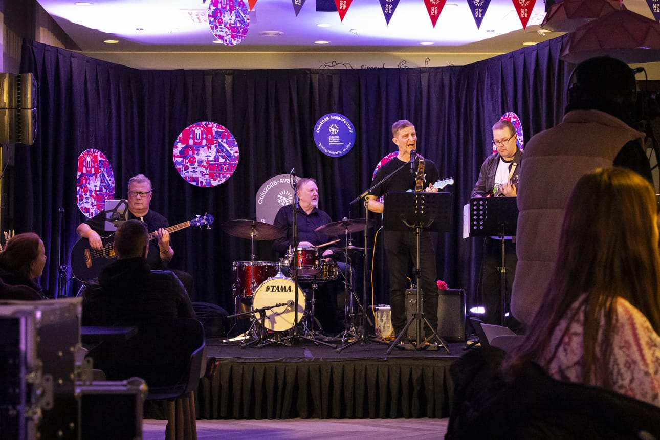 St. Lake Ukulele Bros saapui avajaisfestareille Pyhäjärveltä.