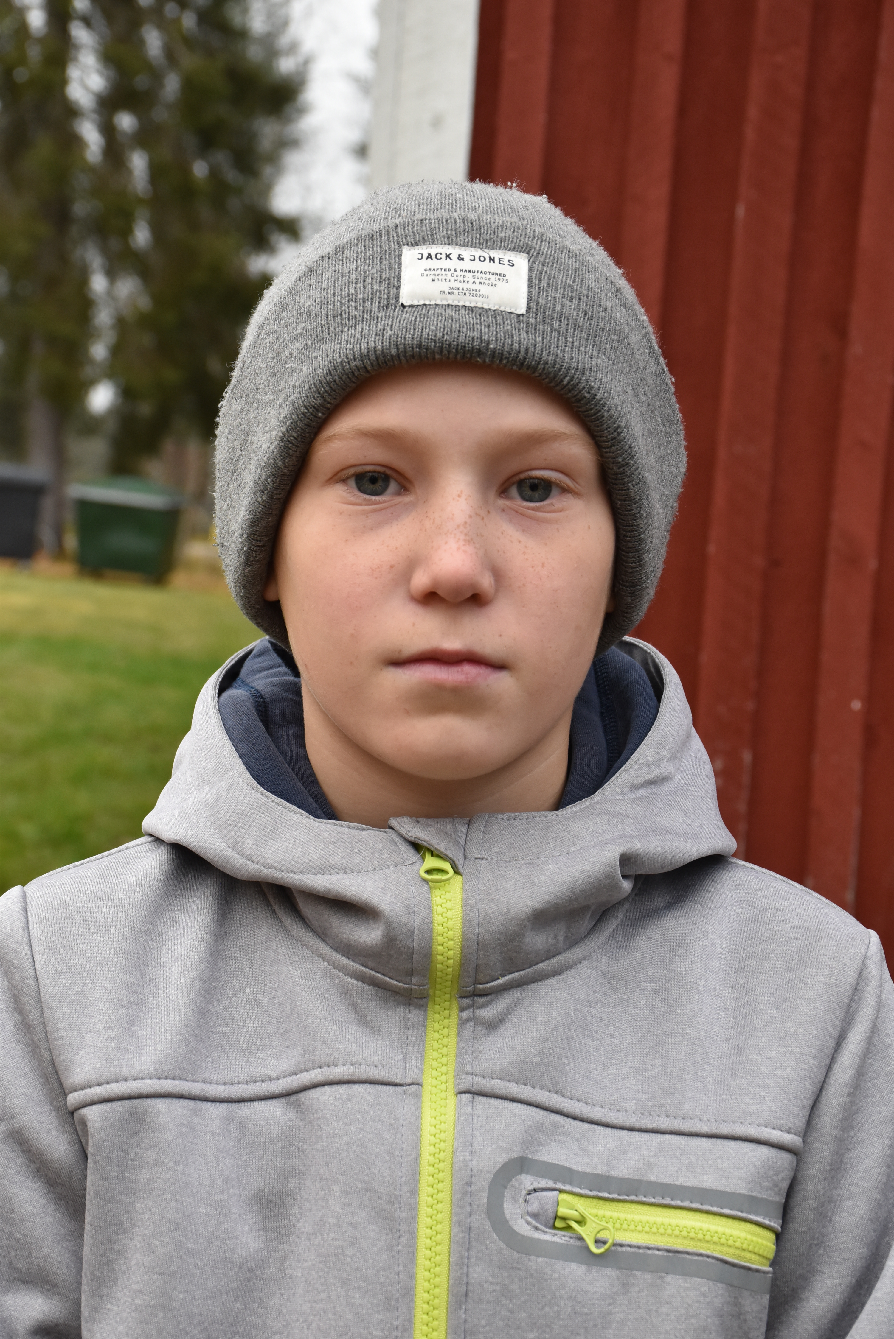 1. Jutellaan miten päivä on mennyt.
2. Joulut, kun he kertovat, mitä joulu oli silloin ennen.
3. Olen opettanut mikä on frisbeegolf.
4. He kertovat omasta lapsuudestaan ja vertaavat sitä nykyaikaan.
Juhana Jokitalo