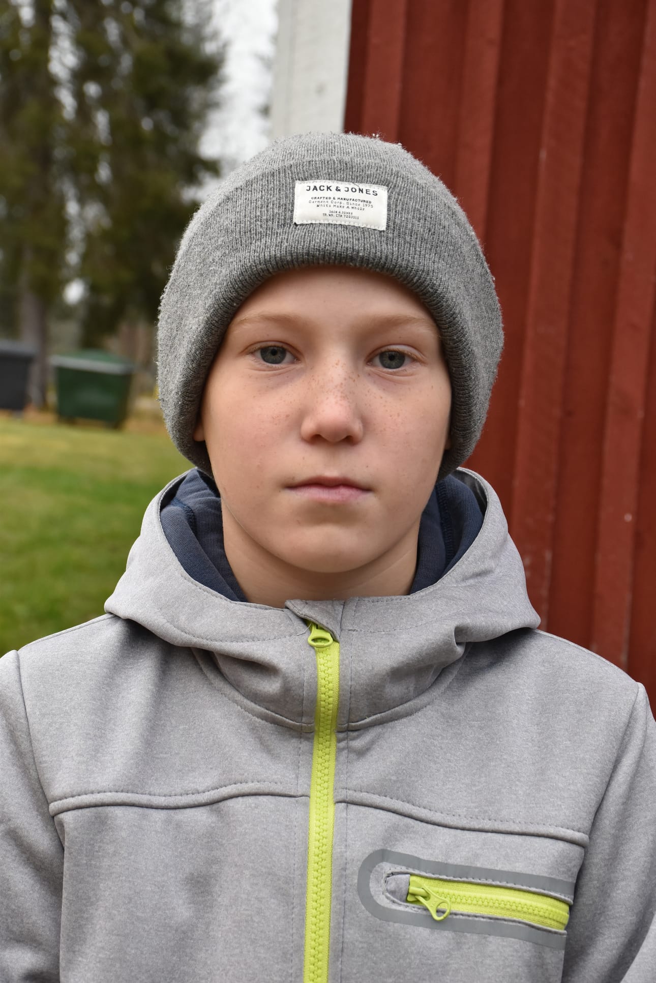 1. Jutellaan miten päivä on mennyt. 2. Joulut, kun he kertovat, mitä joulu oli silloin ennen. 3. Olen opettanut mikä on frisbeegolf. 4. He kertovat omasta lapsuudestaan ja vertaavat sitä nykyaikaan. Juhana Jokitalo