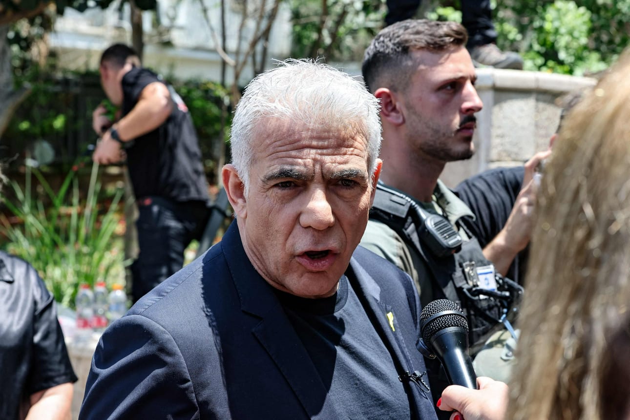 Israelissa oppositiojohtaja Yair Lapid vaatii myös Gazan sodan lopettamista. LEHTIKUVA/AFP