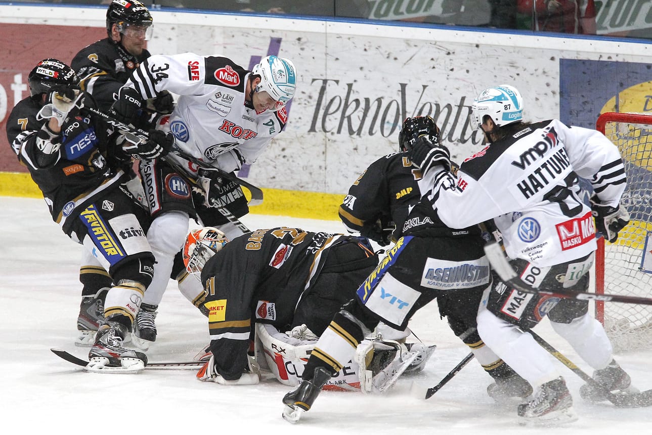 Kärpät ja TPS aloittavat taiston puolivälieräpaikasta lauantaina Oulussa.