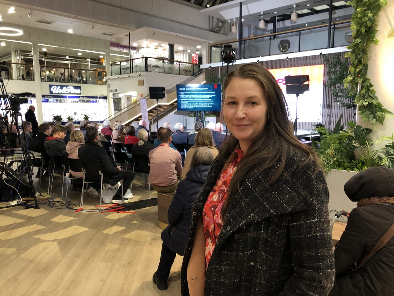 Vaasan yliopiston tutkijatohtori Petra Berg näkee akkualueessa monta kysymysmerkkiä. Aihetta käsittelevissä opiskelijatöissä optimismi on hiipunut vuosien varrella.