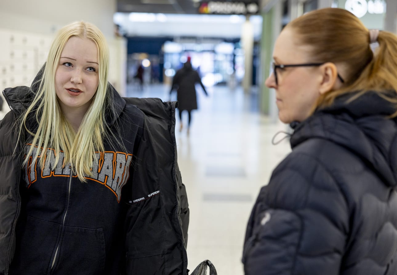 "Zeppelin on meidän lähikauppa, melkein päivittäin täällä tulee käytyä. Prisman lisäksi käymme kahviloissa, ravintoloissa, urheilukaupassa ja kosmetiikkaa ostamassa. Jotkin vaatebrändit pitää hakea Oulusta. Zeppelin ei tunnu vanhanaikaiselta tai epäsiistiltä." Veera Kelloniemi ja Päivi Kelloniemi, Kempele