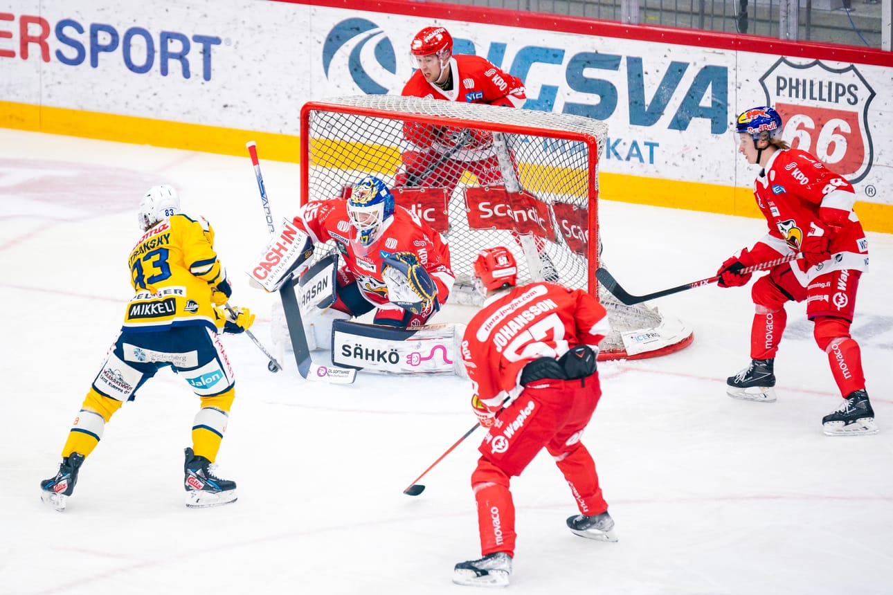 Sportin maalivahti Samuel Jukuri torjui uransa seitsemännessä liigaottelussa 21 laukausta.