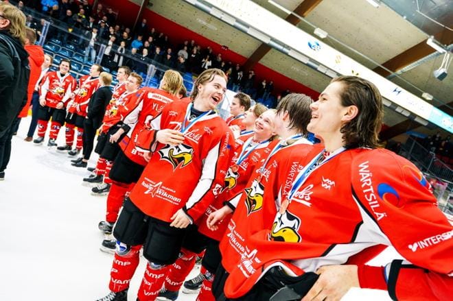 A-junioreiden voittama SM-pronssi oli vaasalaiselle jääkiekolle kautta aikojen kolmas. Aiemmin samaan ovat kyenneet C-juniorit vuonna 1978 ja naiset vuonna 1986. KUVA: SAMPPA TOIVONEN