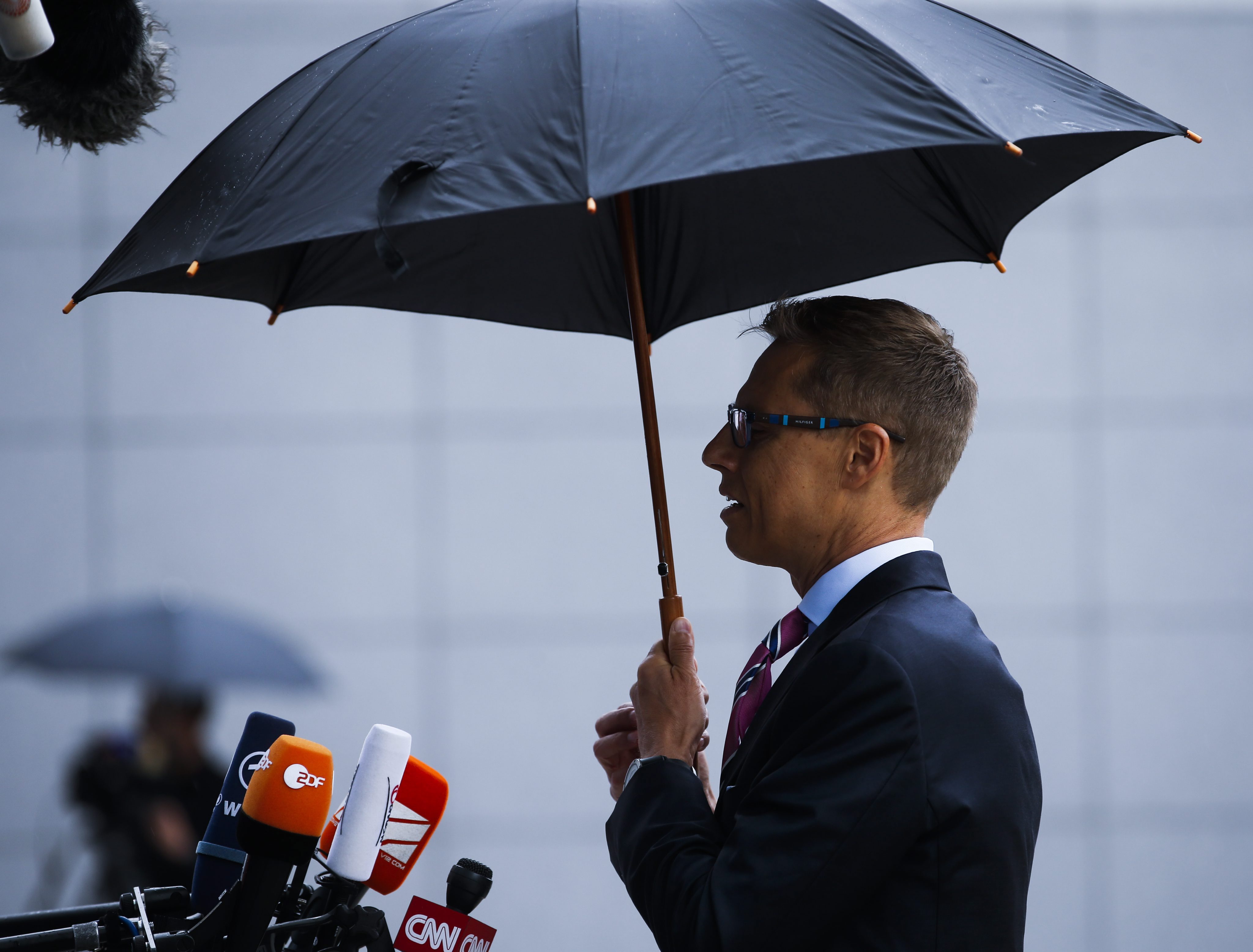 Asiantuntija: Hallituskriisin ainekset ovat kasassa - Stubb ja Sipilä kiistävät
