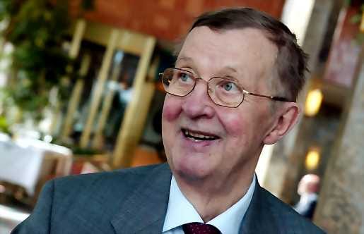 SDP:n veteraanipoliitikko Kalevi Sorsa julkaisi muistelmiensa toisen osan.