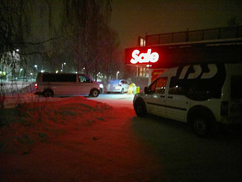 Ryöstäjät saivat saaliiksi rahaa.
