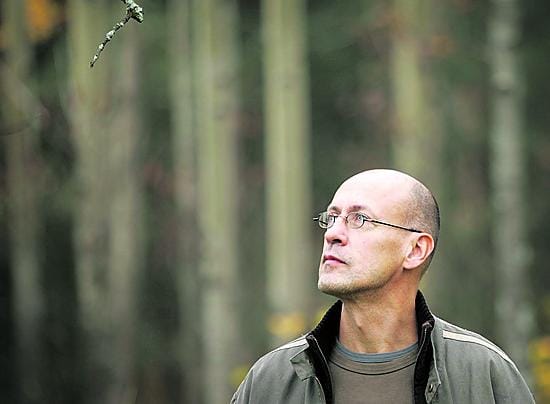 Kita kiinni hissikuilussa. Lordi-elokuva kuvattiin kesällä Oulussa Scanfilin entisissä tuotantotiloissa. Kuvassa yhtyeen Kita väijyy uhria.
