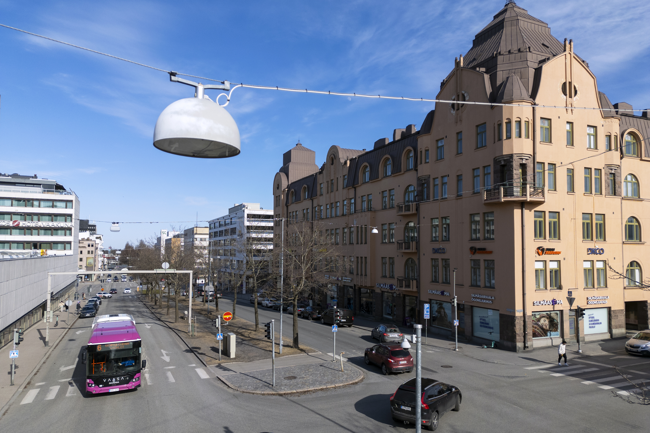 Katuvaloja uusitaan Vaasan keskustassa ja pyörätie korjataan Gerbyssä tänä kesänä, ja jälleen yksi merkittävä silta remontoidaan ensi vuonna – Kesä on kuntatekniikan töiden kuuminta sesonkia