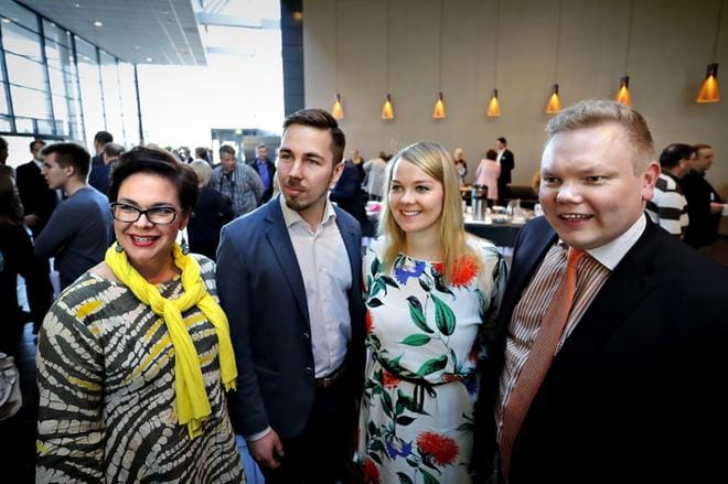 Keskustan puoluejohtoon pyrkivistä Seinäjoelle ehtivät varapuheenjohtajaksi pyrkivät Hannakaisa Heikkinen, Katri Kulmuni, Antti Kurvinen sekä puoluesihteeriehdokas Jirka Hakala. KUVA: TOMI KOSONEN