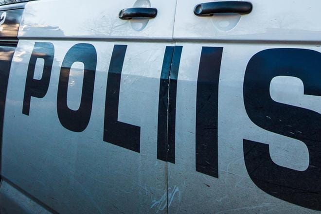 Autoilija ehti jarruttaa, mutta osui silti pyöräilijään. Arkistokuva: Ilkka-Pohjalainen