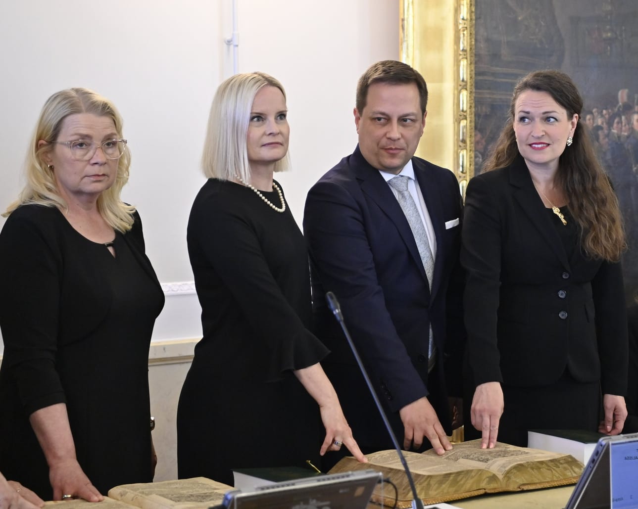 JSN:lle on tehty kanteluita mm. Riikka Purraa (toinen vas.) ja Vilhelm Junnilaa (toinen oik.) käsittelevistä jutuista. LEHTIKUVA / Eeva-Maria Brotherus.