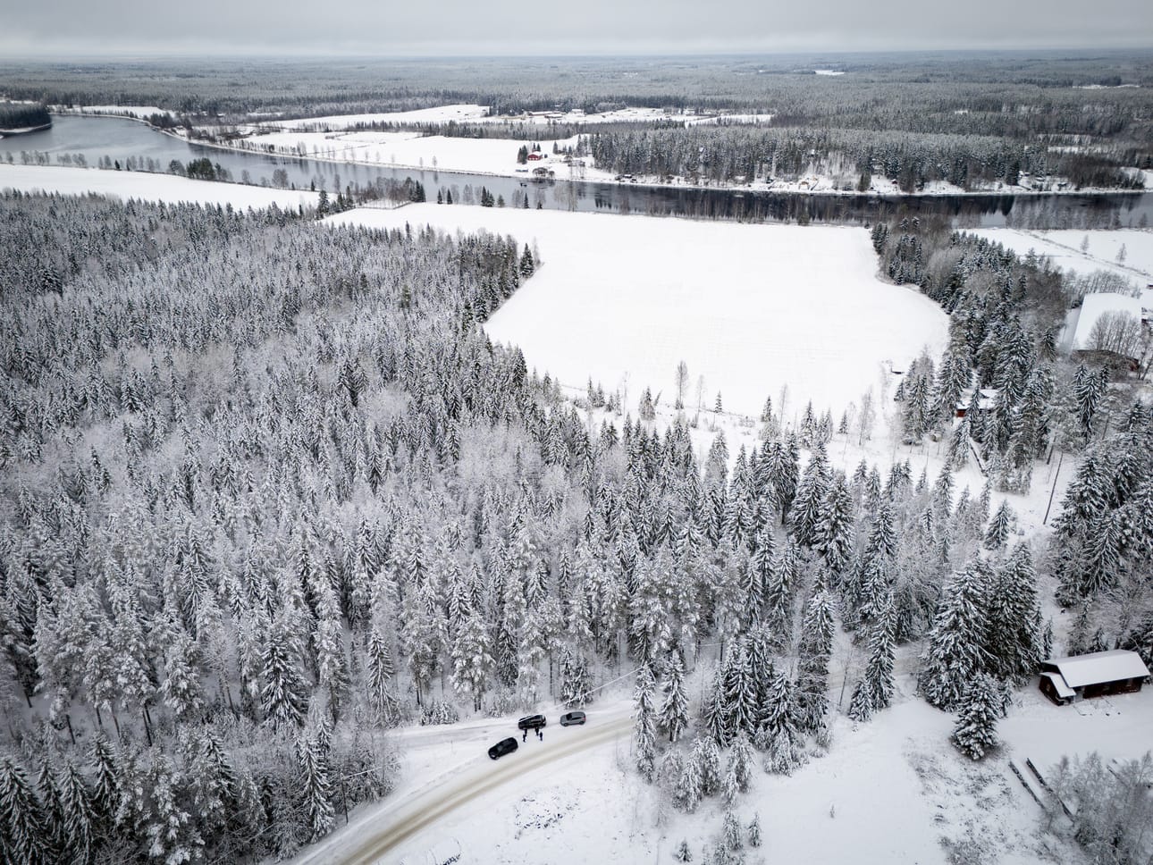 Vetyputki kulkisi takana häämöttävän Oulujoen yli Pikkaralan kohdalla todennäköisesti näiltä main.