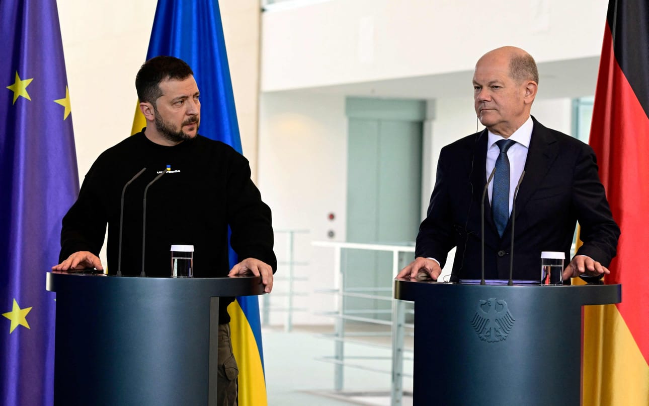 Zelenskyillä ja Saksan liittokanslerilla Olaf Scholzilla oli perjantaina kahdenvälinen tapaaminen Frankfurtissa. LEHTIKUVA / AFP