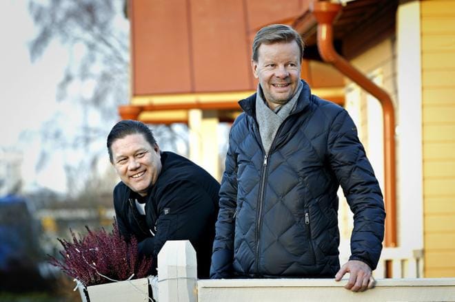 Kokkolalainen Oy Wedeco Ab:n uusi toimitusjohtaja Thomas Lempiälä (oik.) kävi Seinäjoella Seinäjoen Yrittäjien puheenjohtaja Ossi Viljasen vieraana. KUVA: KARI LÖFHJELM