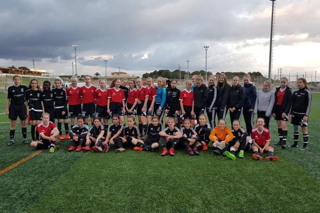 Ensimmäisen yhteisottelun FC Wasan teinit pelasivat Saloussa Espanjassa paikallisten nuorten kanssa.