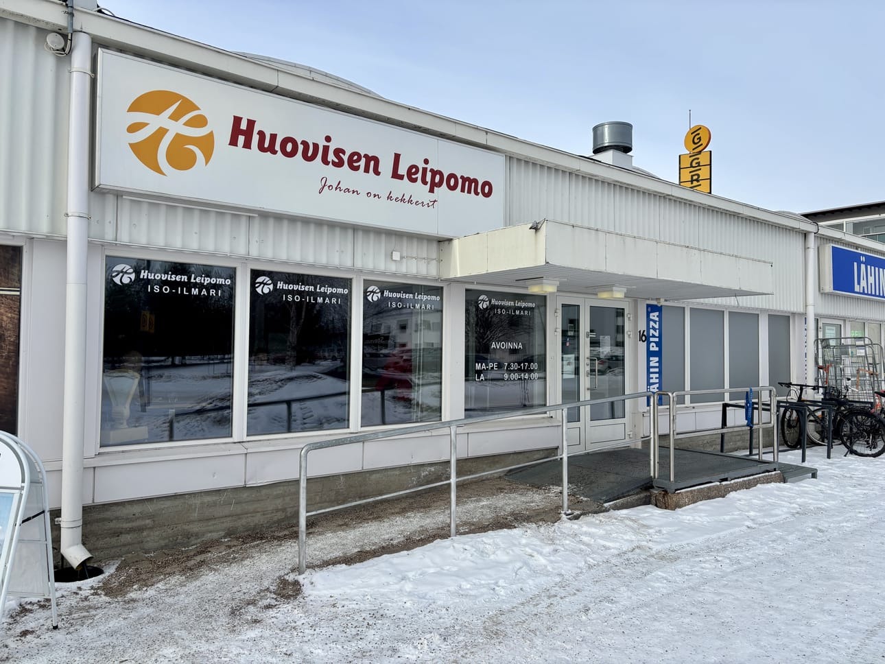 Huovisen Leipomon Iso-Ilmari näyttää ulospäin kokoaan vaatimattomammalta.