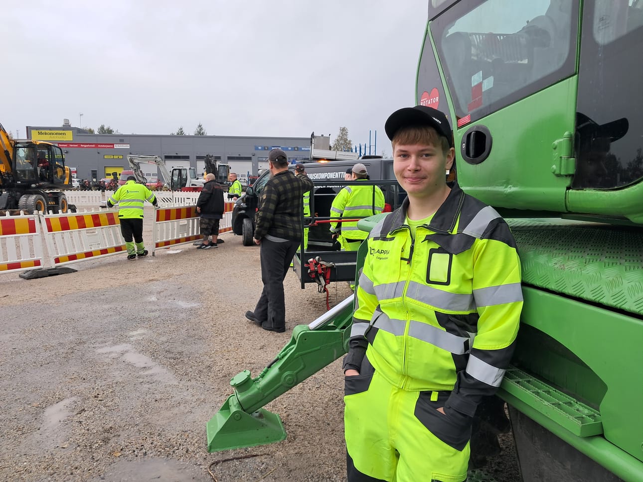 Lauri Papunen opiskelee logistiikkaa Lappialla. Hänestä alan hyvänä puolena on itsenäinen työ ja koulun etuna ilmaiset ajokortit.