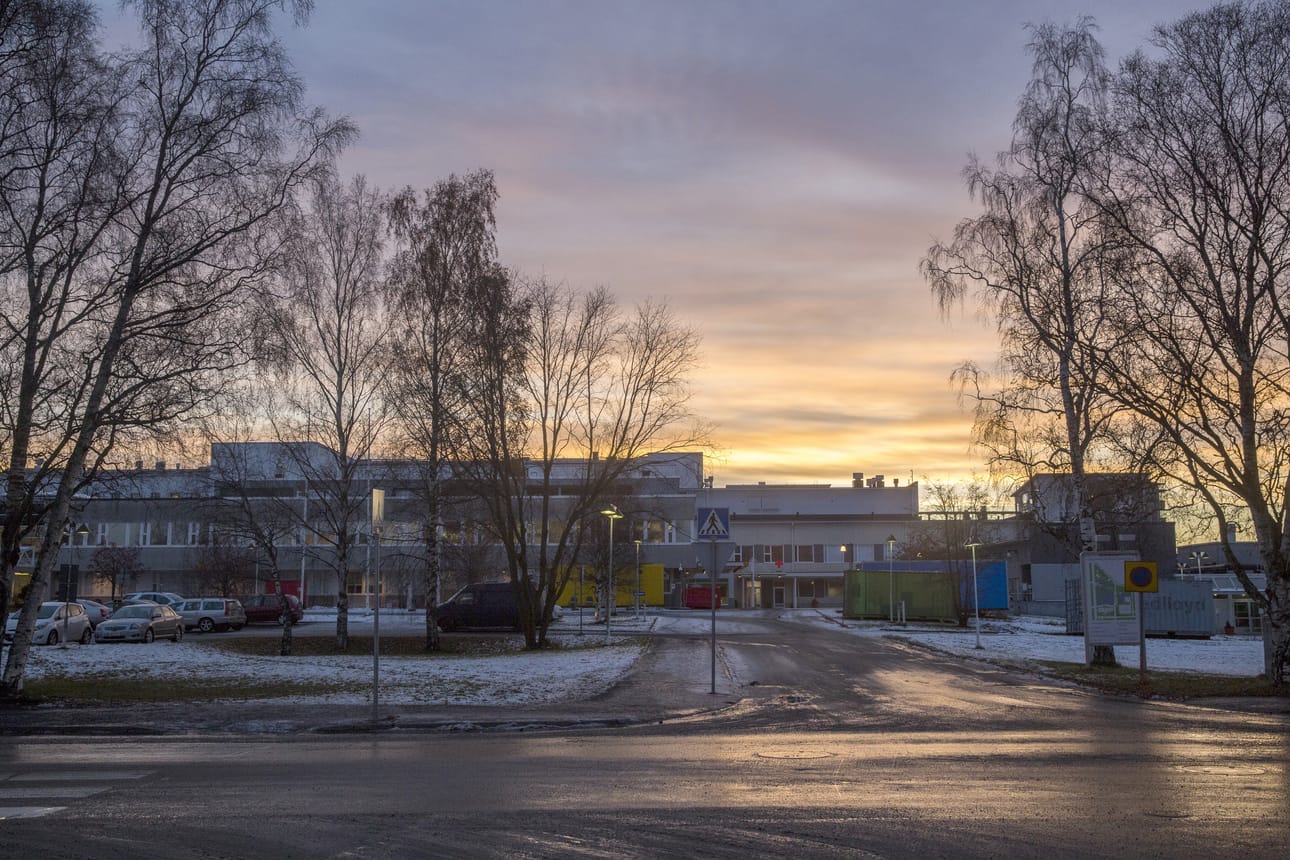 Yksi ulosmarssin kohteista on Länsi-Pohjan keskussairaala Kemissä.