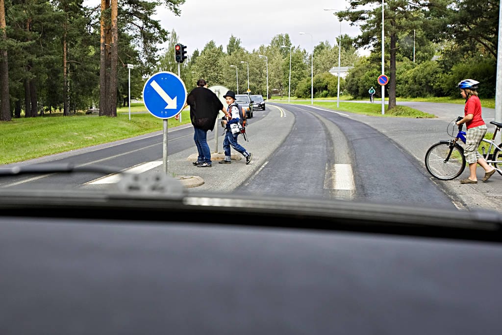 Autoilijoiden tulee ottaa liikenteessä huomioon koululaiset, jotka palaavat koulumatkoille lähipäivinä.
