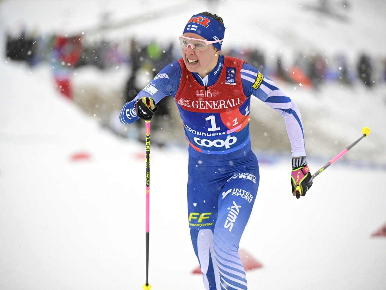 Kerttu Niskanen voitti naisten viiden kilometrin kilpailun maastohiihdon SM-kisoissa. LEHTIKUVA / Antti Aimo-Koivisto