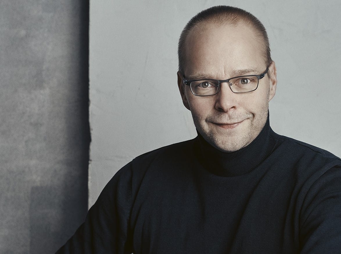 Lietolainen Roope Lipasti on toiminut lastenkirjailijana sekä toimittajana, pakinoitsijana ja kolumnistina.