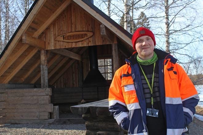 Ähtärin Tuomarniemi on Jouni Ylätalolle tuttu paikka jo omilta opiskeluvuosilta, ja nyt hän työskentelee Tuomarniemellä tuntiopettajana. KUVA: REIJO HEIKKILÄ