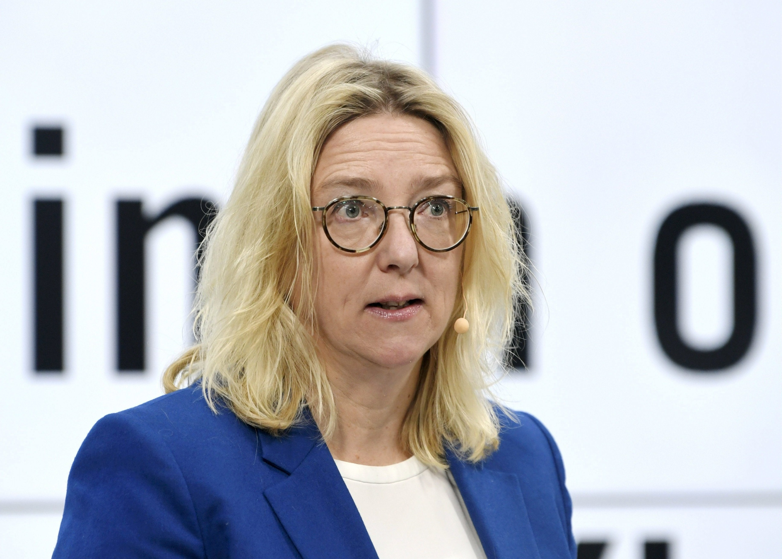 Naisjohtajien määrä pieneni Suomessa hieman viime vuonna – "Ongelma ei ole koulutuksessa, vaan rakenteissa"