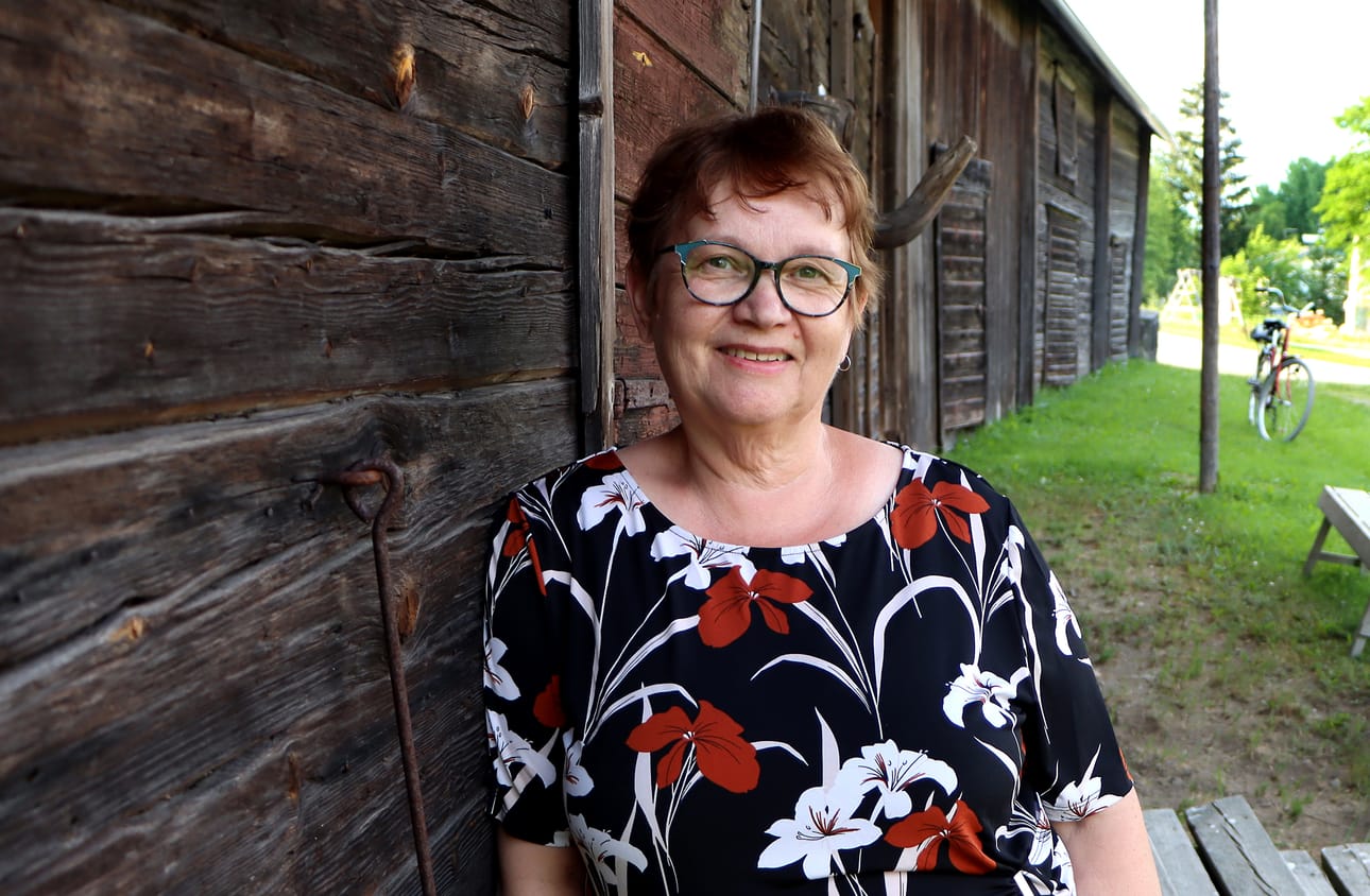 Outi Jalosen mukaan sukututkimusta aloittelevan kannattaa etsiä kotoa tai vanhasta kotipaikasta vanhoja asiakirjoja, kuten virkatodistuksia ja perunkirjoja. Myös vanhoista valokuvista voi saada tietoa, etenkin jos kuviin on merkitty henkiköiden nimet ja kuvauspaikka.