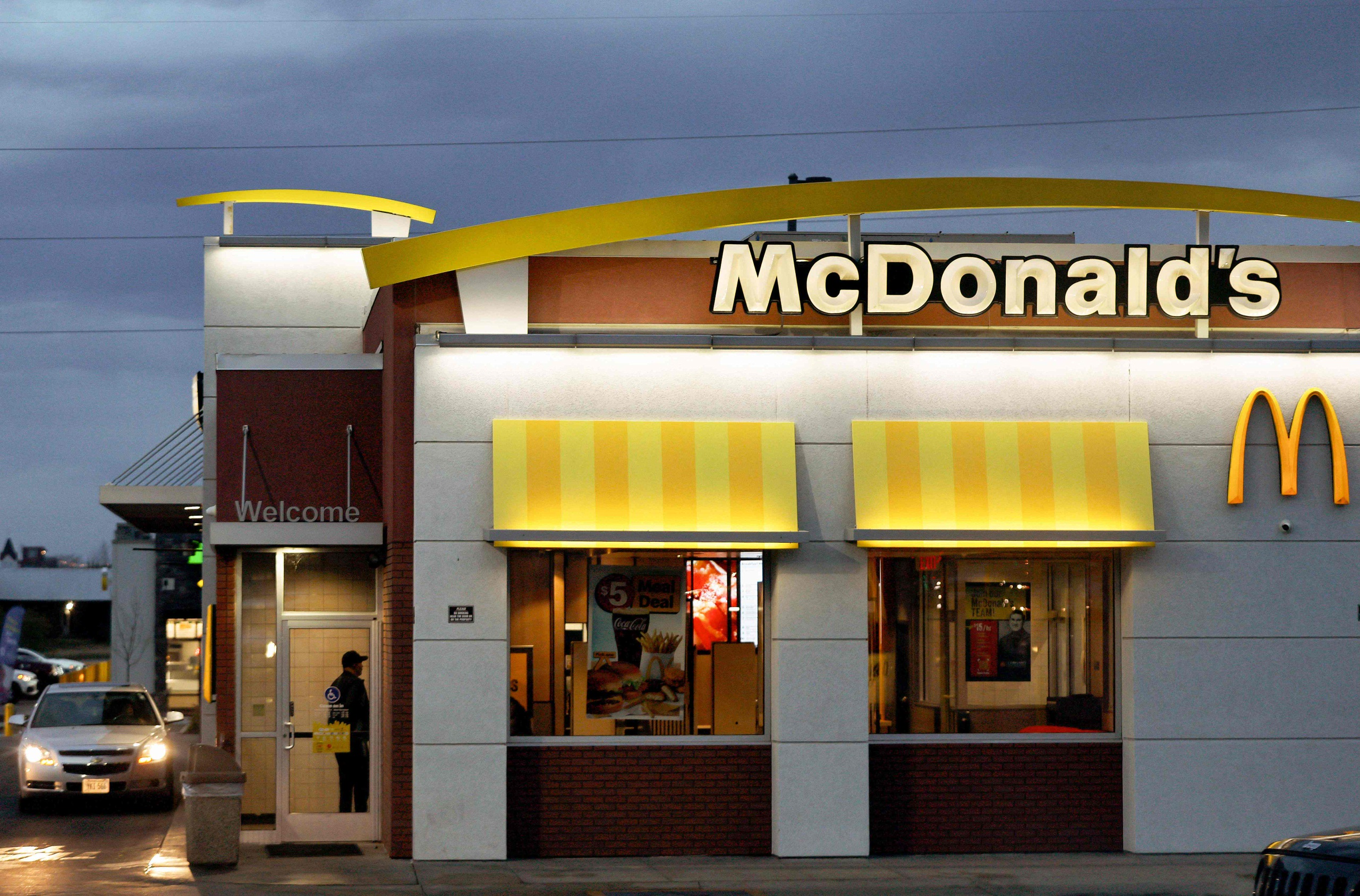 Yhdysvaltain terveysviranomaiset epäilevät sipulia McDonald'sin ruokamyrkytysten aiheuttajaksi