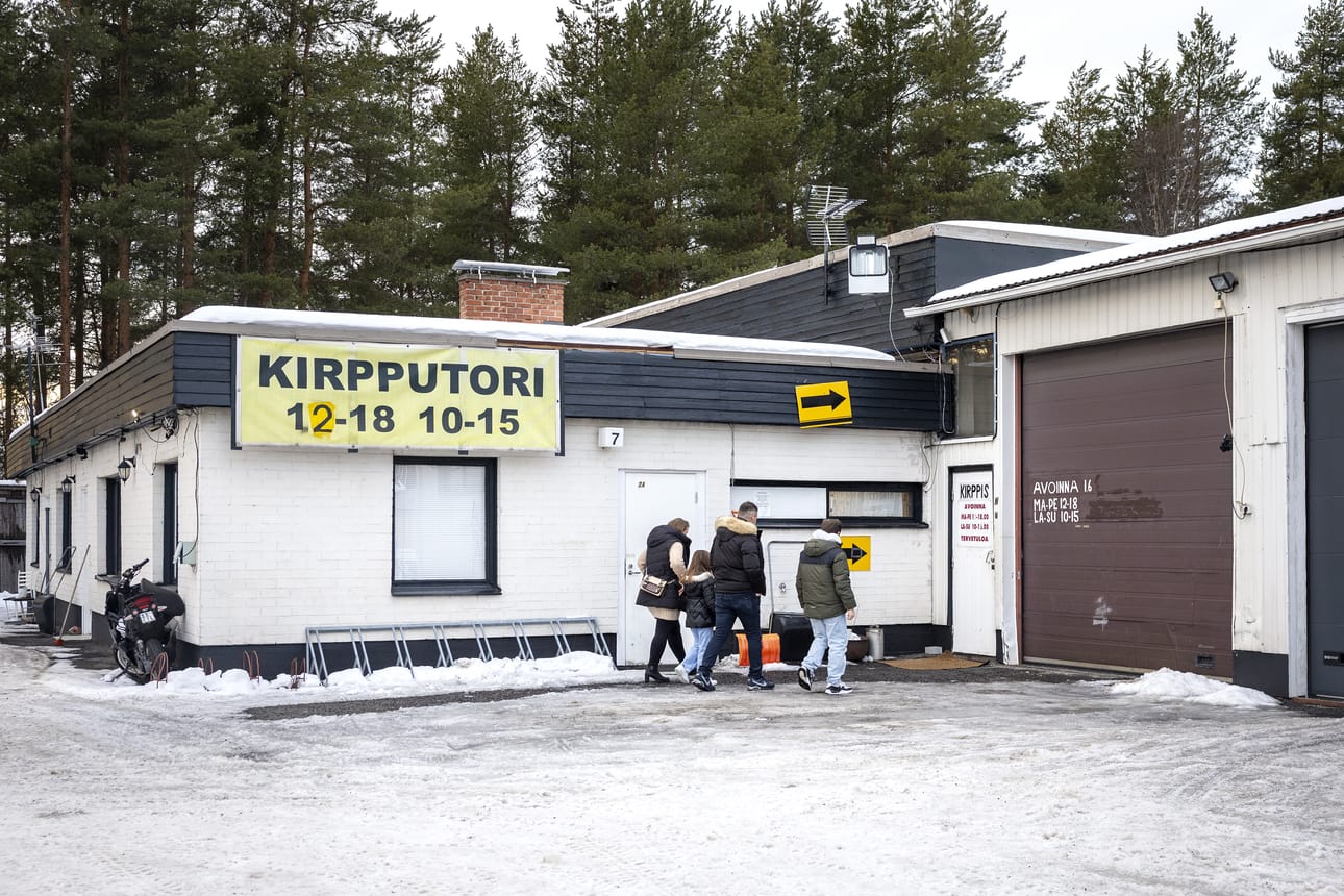 Alppilassa sijaitseva Aarrearkku on palvellut kirppistelijöitä lähes 20 vuotta.