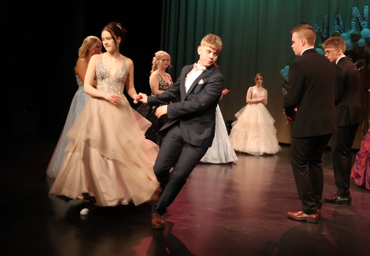 Siikalatvan vanhat olivat harjoitelleet tansseja varten monta kuukautta.