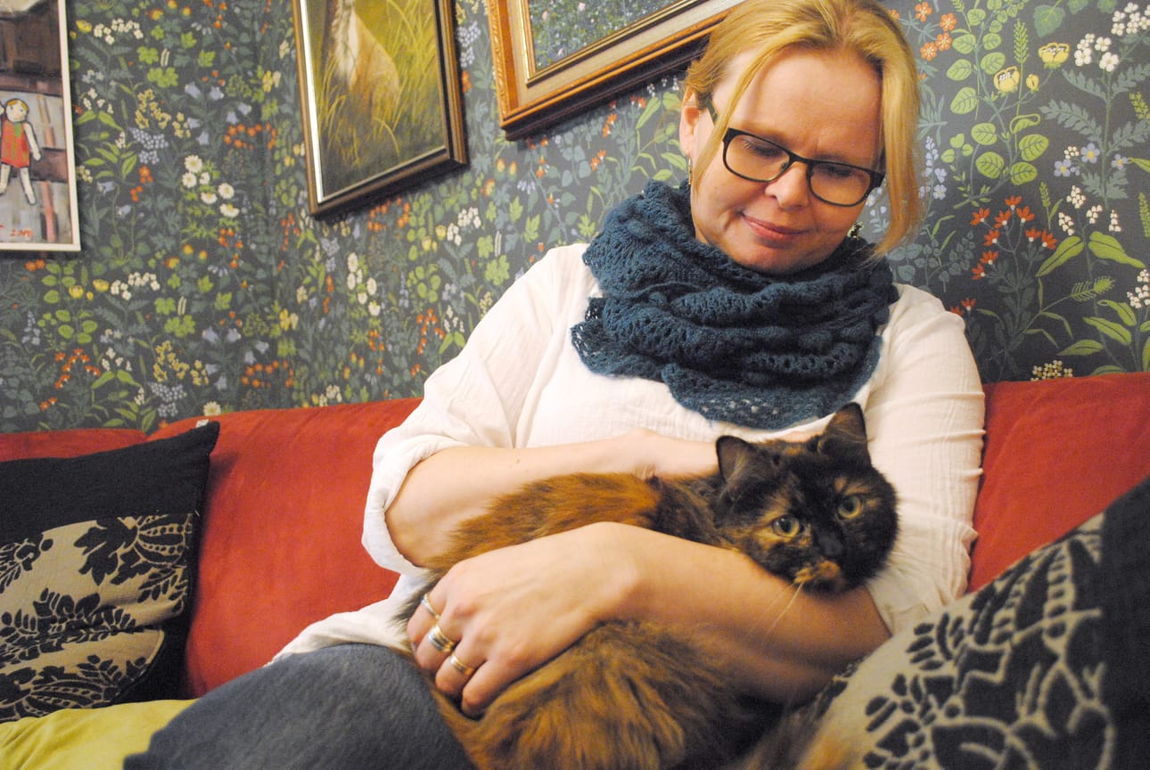 Tämä on ensimmäinen käännökseni ulkomaille, joten tuntuu erityisen hyvältä, kirjailija Mervi Heikkilä kertoo. Arkistokuva.