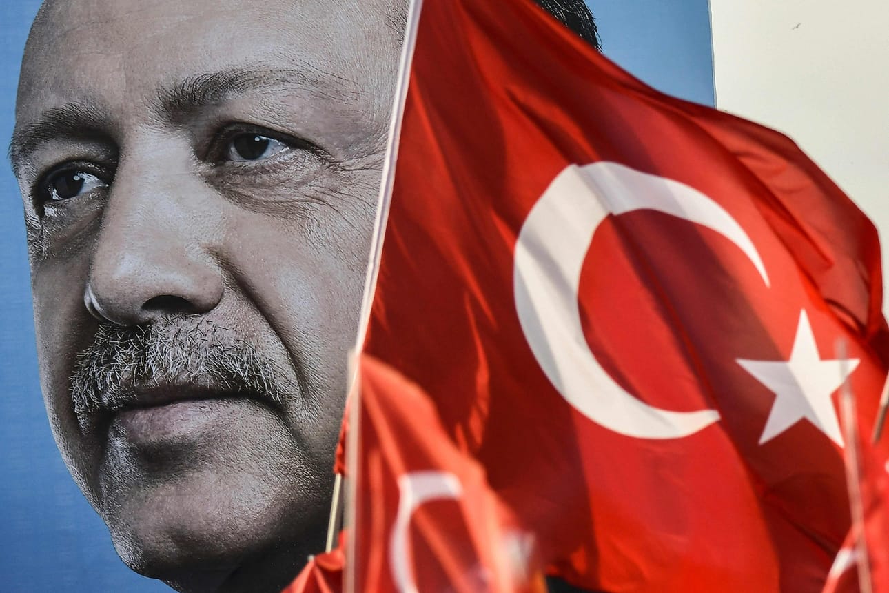 Turkin presidentti Recep Tayyip Erdogan on vaatinut Suomea ja Ruotsia luovuttamaan Turkin terroristeina pitämiä ihmisiä, ennen kuin Turkki hyväksyy maiden Nato-jäsenyydet. LEHTIKUVA/AFP