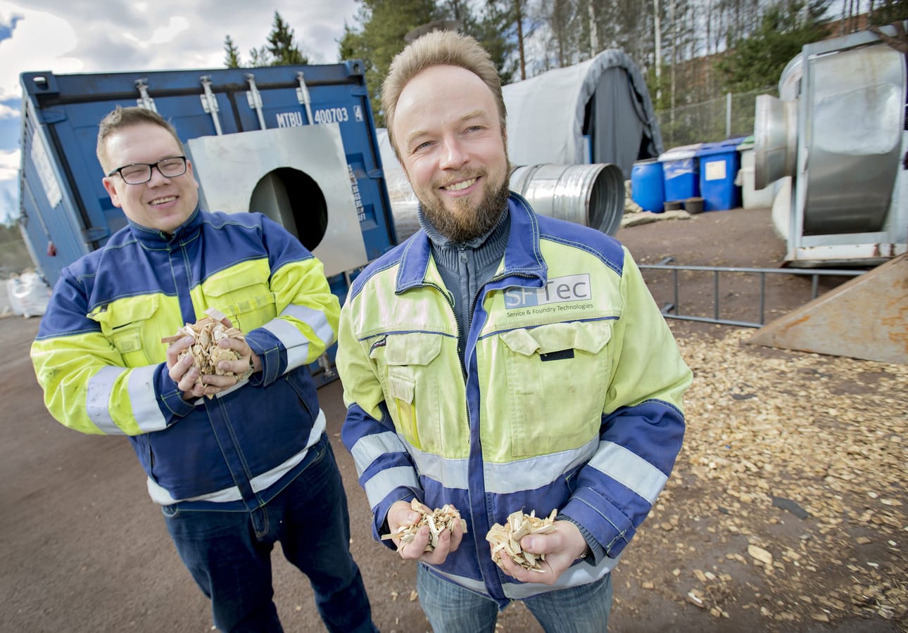 SFTecin innovaatiojohtaja Juha Roininen (vas.) ja toimitusjohtaja Jani Isokääntä kehittävät konttikuivureita, jotka palkittiin innovaatiokisassa tiistaina.