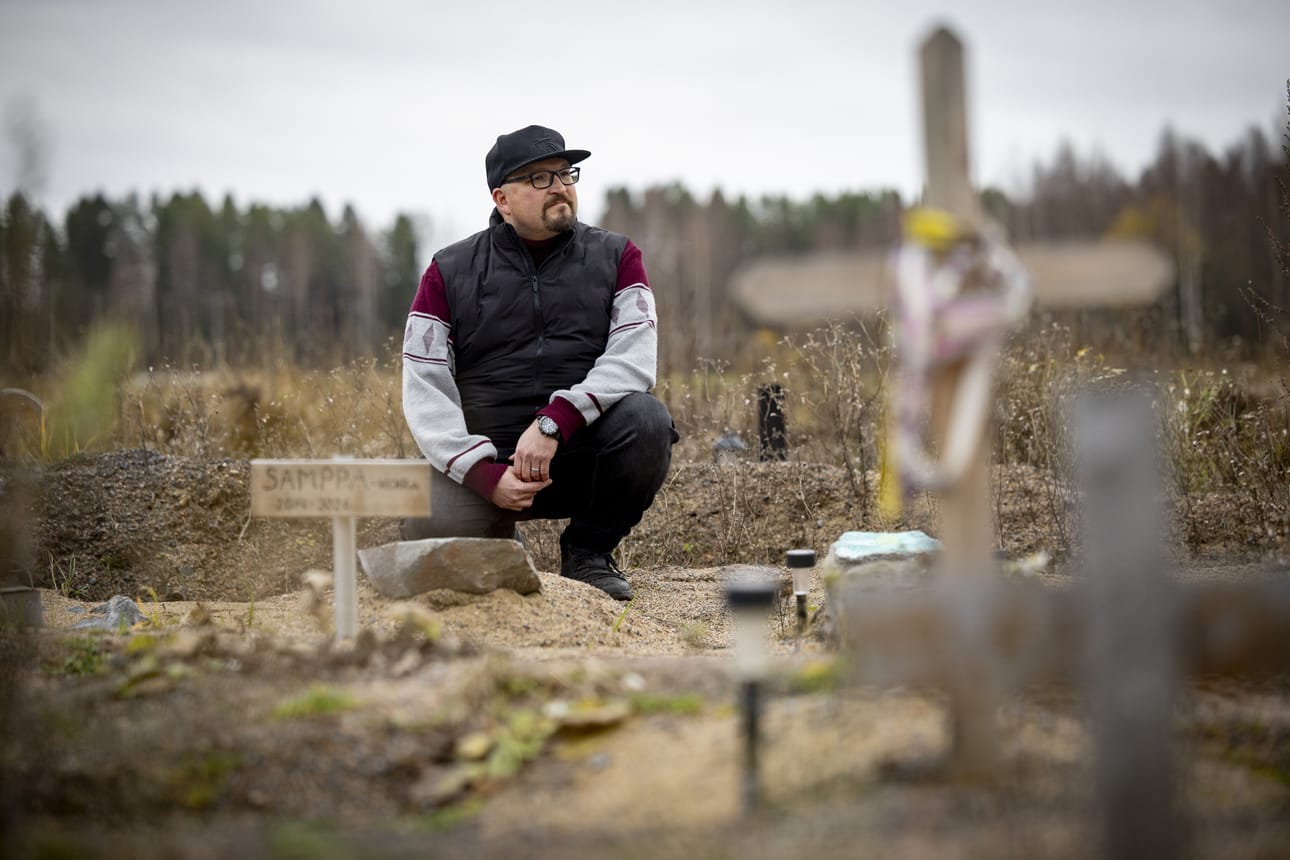 Jukka-Pekka Tahkoniemi kokee, että lemmikkieläinten hautausmaan sulkemispäätös tehtiin liian pikaisesti. Hänestä kaupungin ohjeistus on ollut puutteellista.