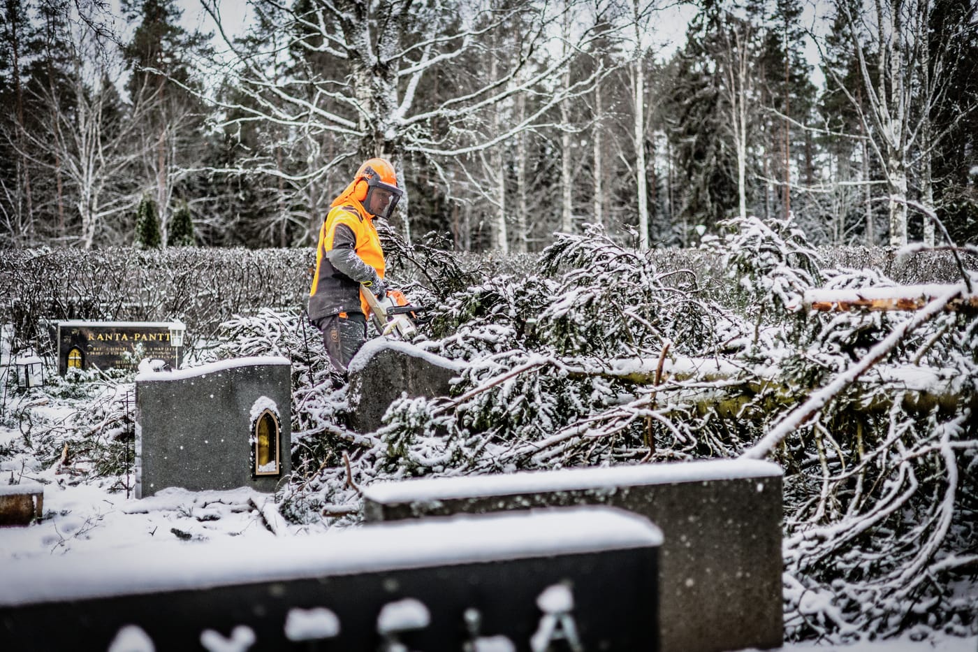 Vielä noin 1000 asiakasta ilman sähköä Pohjanmaalla ja Etelä-Pohjanmaalla