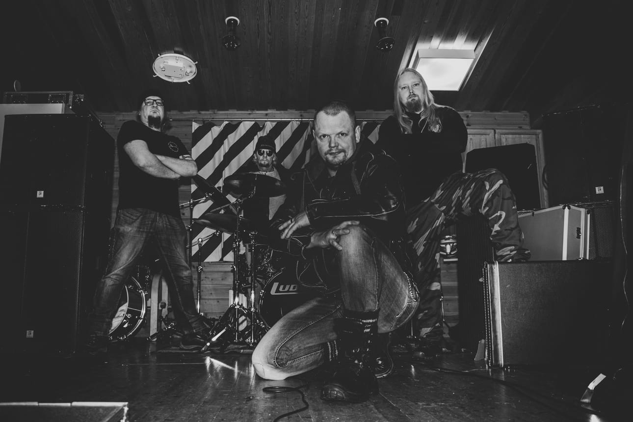 Kimmo Murtovaara (vas.), Jari Poussu, Marko Poussu ja Ville Kajava nousevat itsenäisyyspäivänä Otsolan lauteille, kun Ancient Dawn esiintyy pitkän tauon jälkeen kuusamolaisyleisölle,
