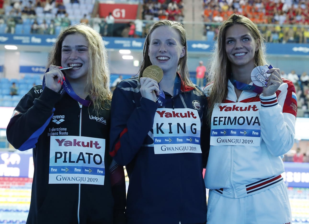 Italian Benedetta Pilato sijoittui hopealle, Yhdysvaltain Lilly King voitti kultaa ja Venäjän Julia Jefimova vei pronssia pitkän radan MM-uintifinaalissa Etelä-Korean Gwangussa. Suomen finalisti Ida Hulkko oli sunnuntaina käydyn loppukilpailun kahdeksas eli viimeinen ajalla 31,23.
