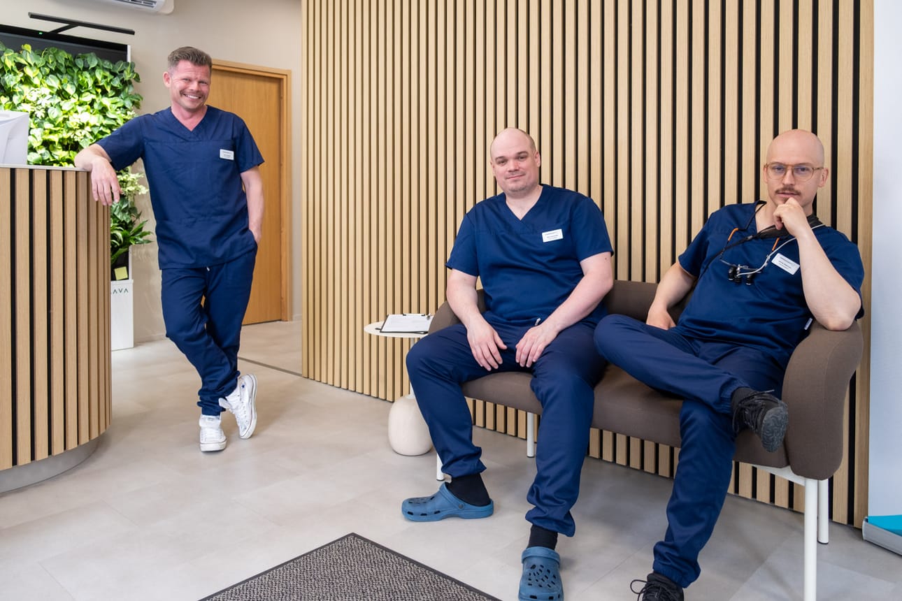 Hammaslääkärit Jussi Kaijanen, Ville Saarenpää, Janne Säkkinen